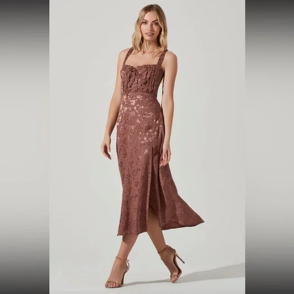◆Loulouseoul◆ West Jacquard Slim Midi Dress Brown Astr | Dresses | Astr Elsie Floral Jacquard Smocked Midi